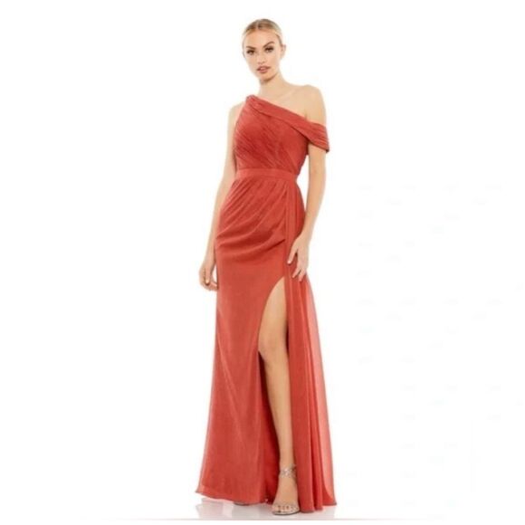 Mac Duggal Draped Drop Shoulder Evening Gown - Picture 1 of 10